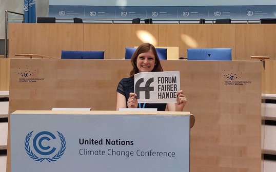 Silke Bölts, Referentin für Klimagerechtigkeit beim FFH, auf der Bonner Klimafonferenz